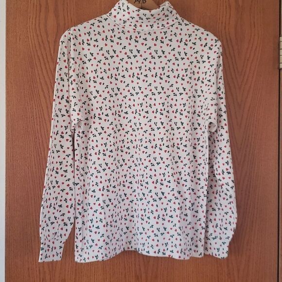 Holiday Holly/Hearts Print Turtleneck Shirt Sz M - Great For Under a Cardigan - Picture 1 of 5